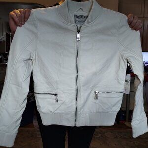 NWT--GUESS LOS ANGELES- WHITE/IVORY-LEATHER JACKET--SMALL-131